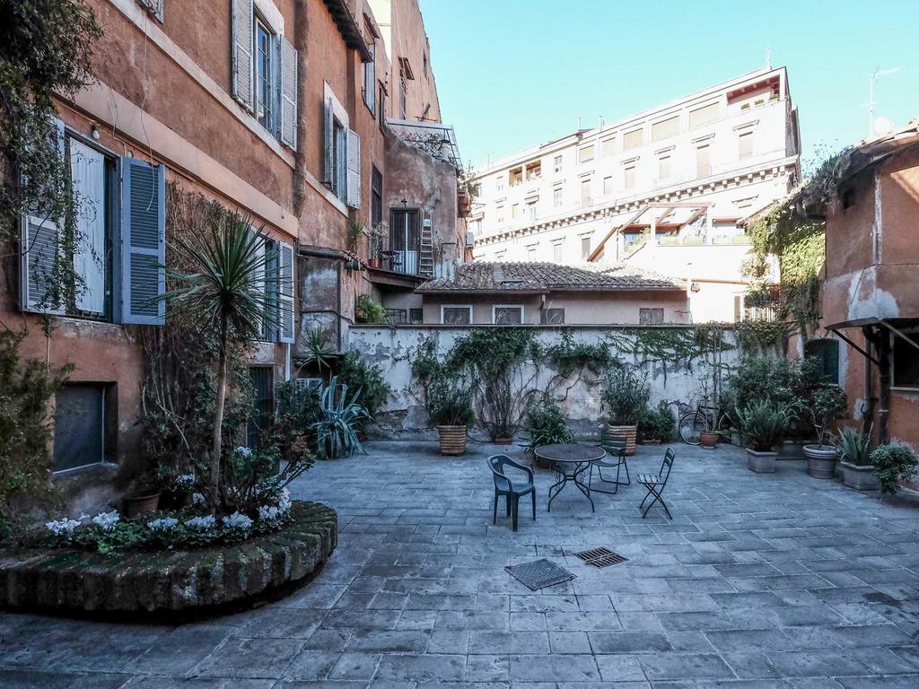 Ancient Trastevere Vespa Loft Rome Bagian luar foto