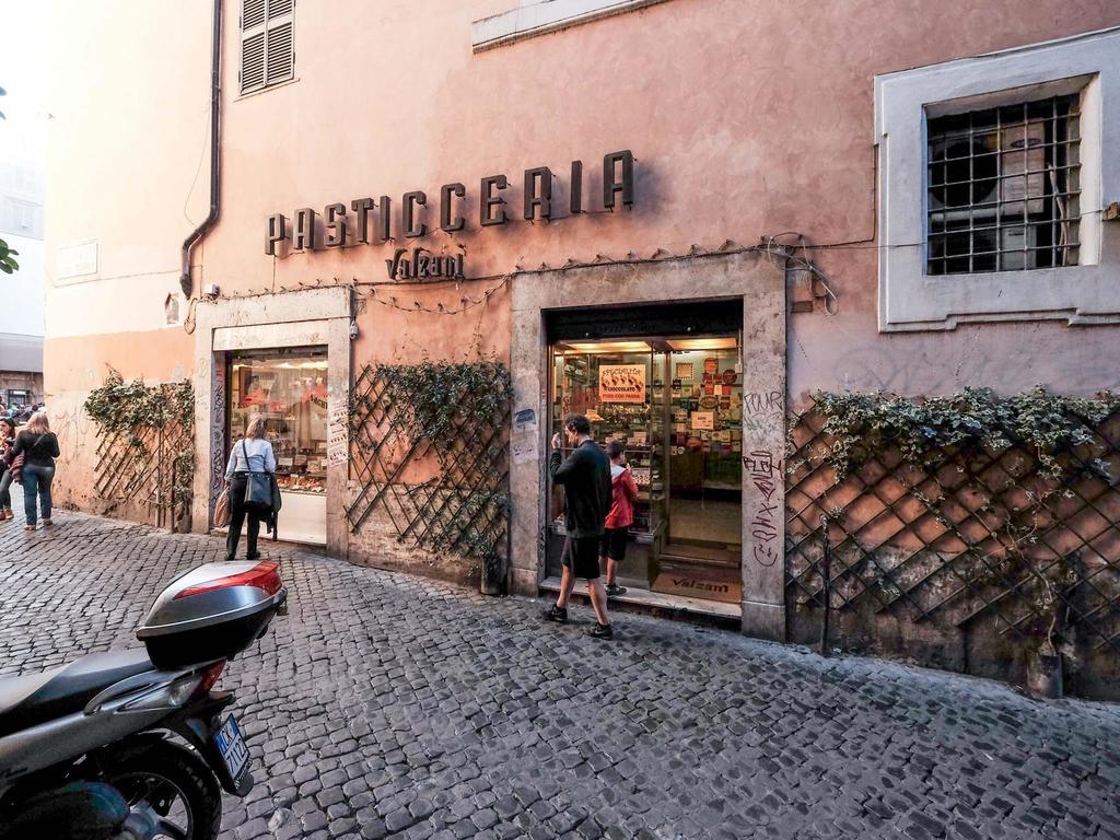 Ancient Trastevere Vespa Loft Rome Bagian luar foto