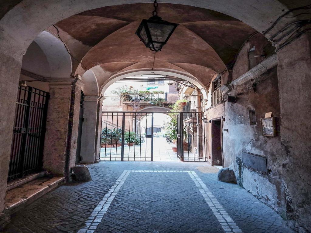 Ancient Trastevere Vespa Loft Rome Bagian luar foto