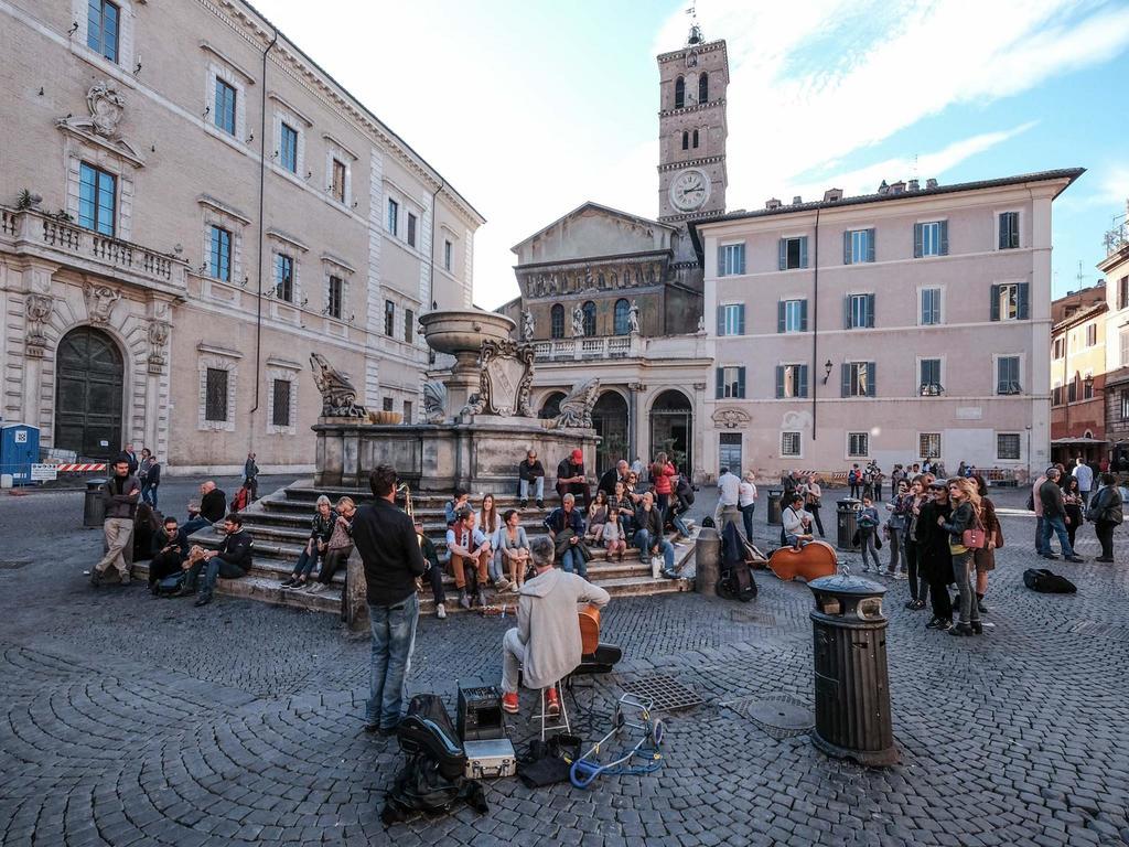 Ancient Trastevere Vespa Loft Rome Bagian luar foto